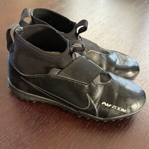 Nike Air Zoom Mercurial Soccer Turf/Indoor Shoes Boys size 6